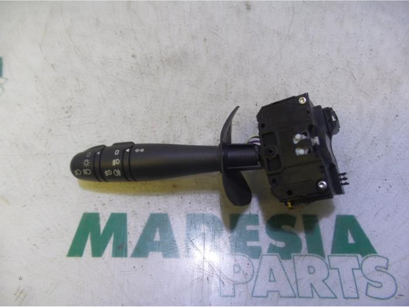 Renault - Clio - Indicator switch