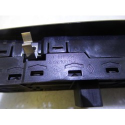 Renault - Megane - Multi-functional window switch