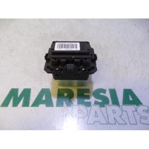 Renault - Megane - Heater resistor