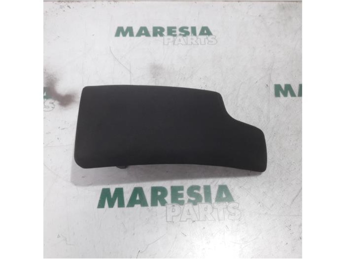Renault - Megane - Armrest