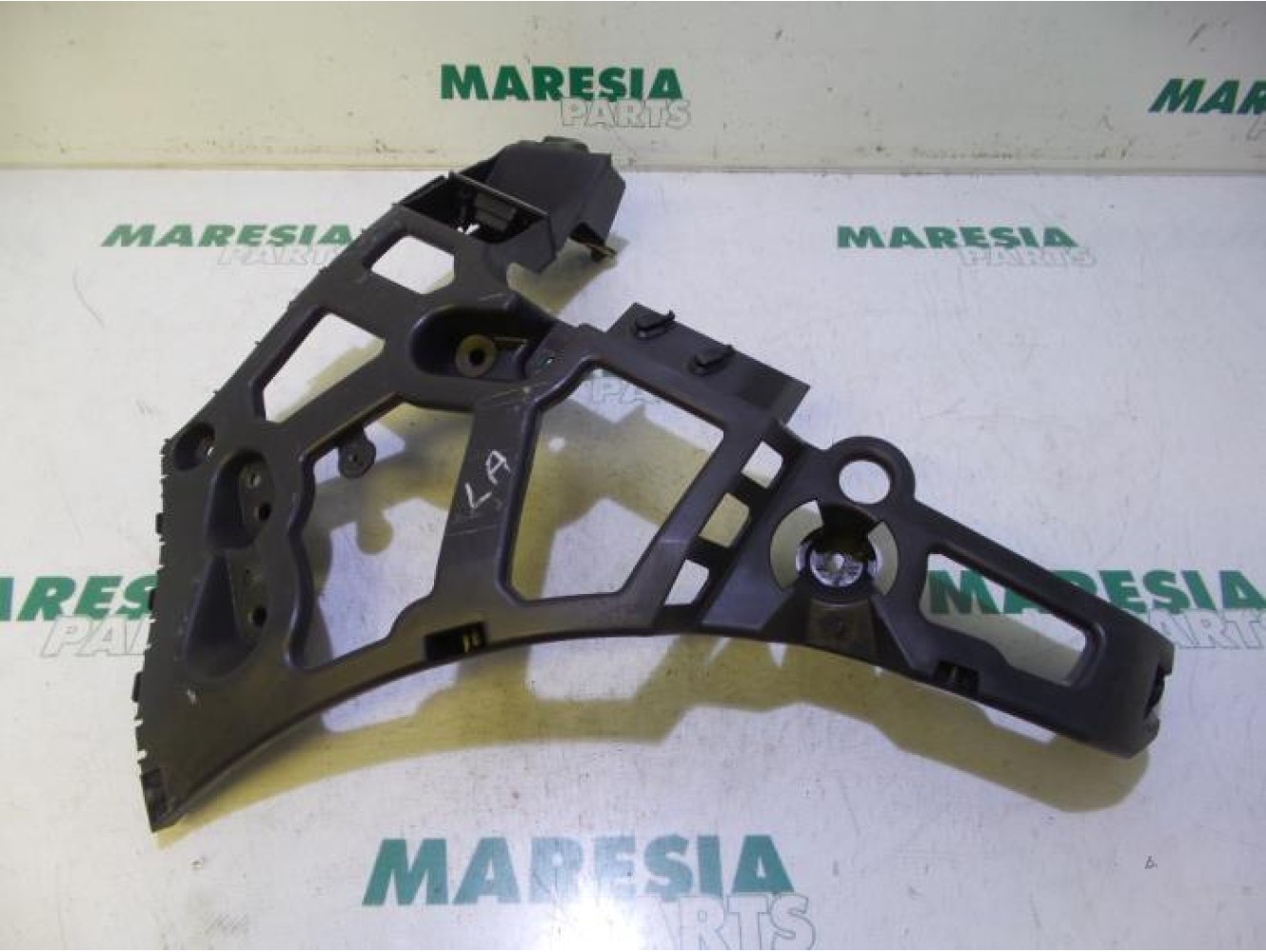 Renault - Megane - Rear bumper frame