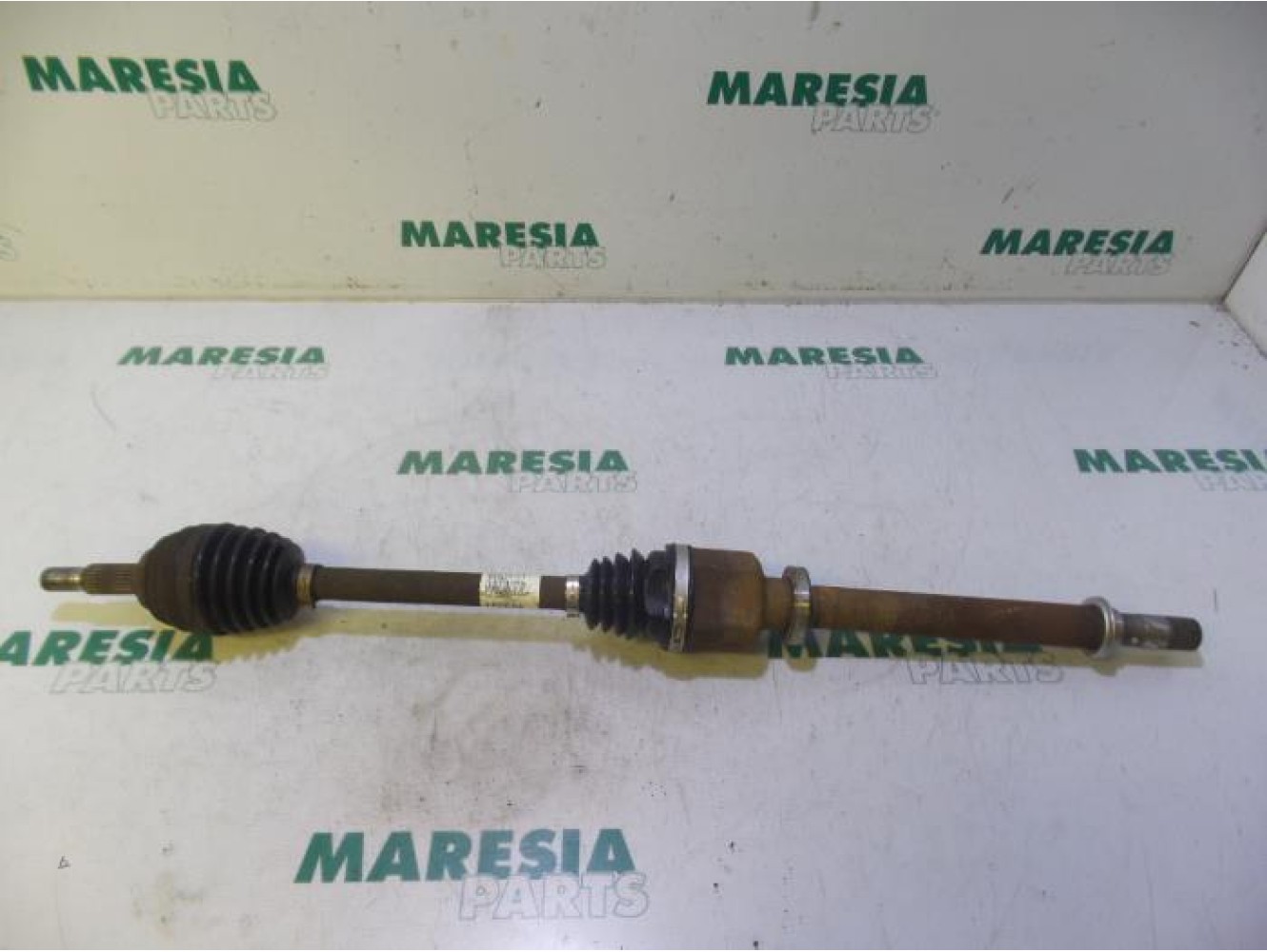 Renault - Clio - Front drive shaft, right