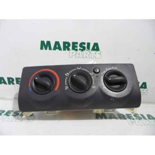 Renault - Clio - Heater control panel