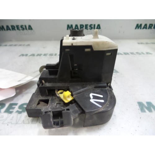 Renault - Clio - Door lock mechanism 2-door, left