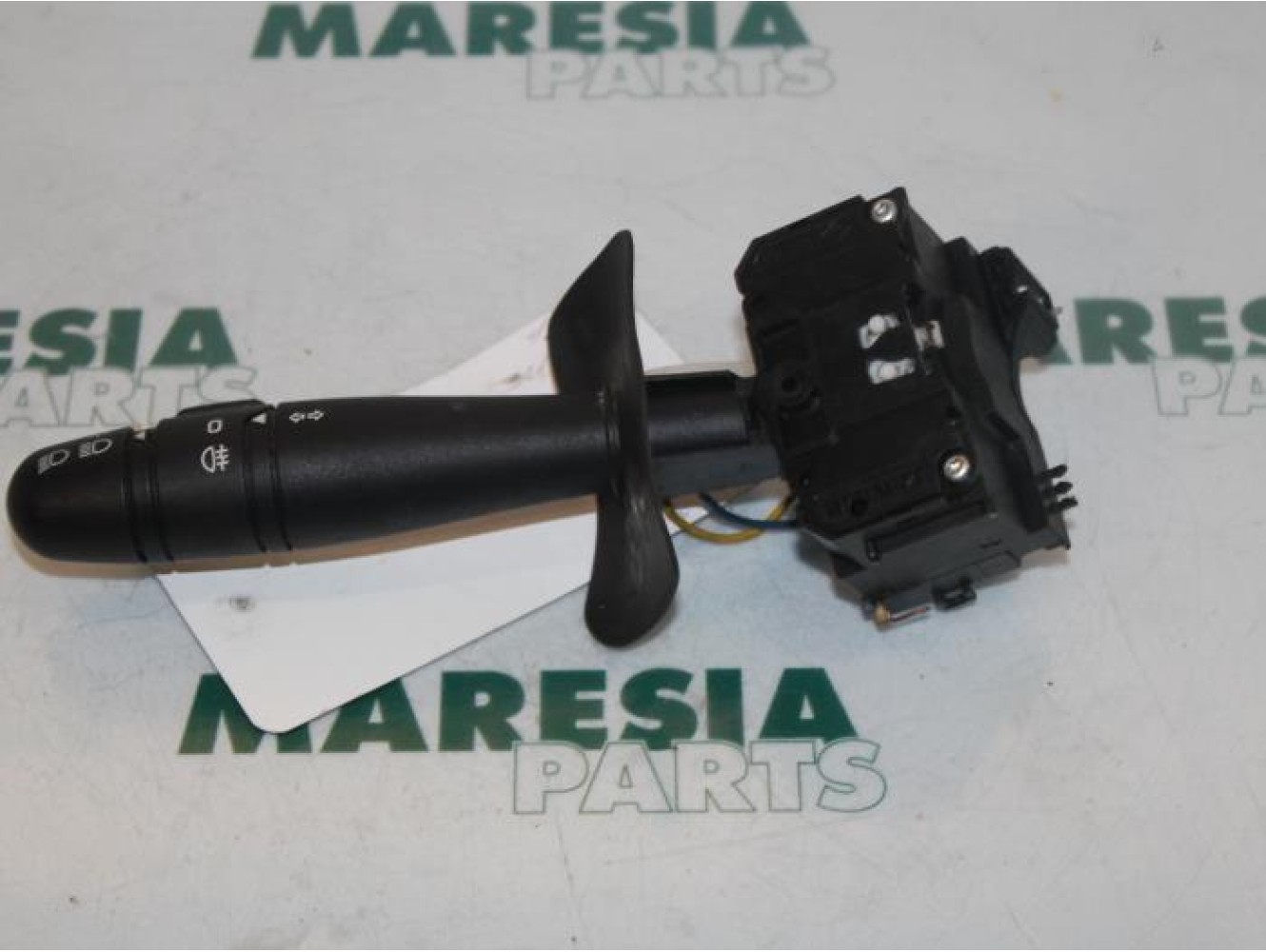Renault - Clio - Indicator switch