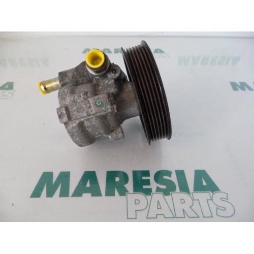 Renault - Espace - Power steering pump
