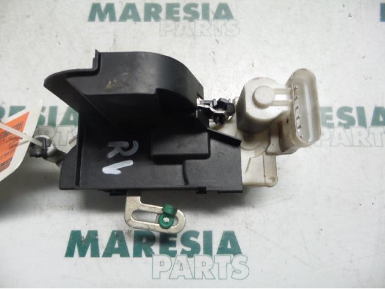 Fiat - Punto - Front door lock mechanism 4-door, right