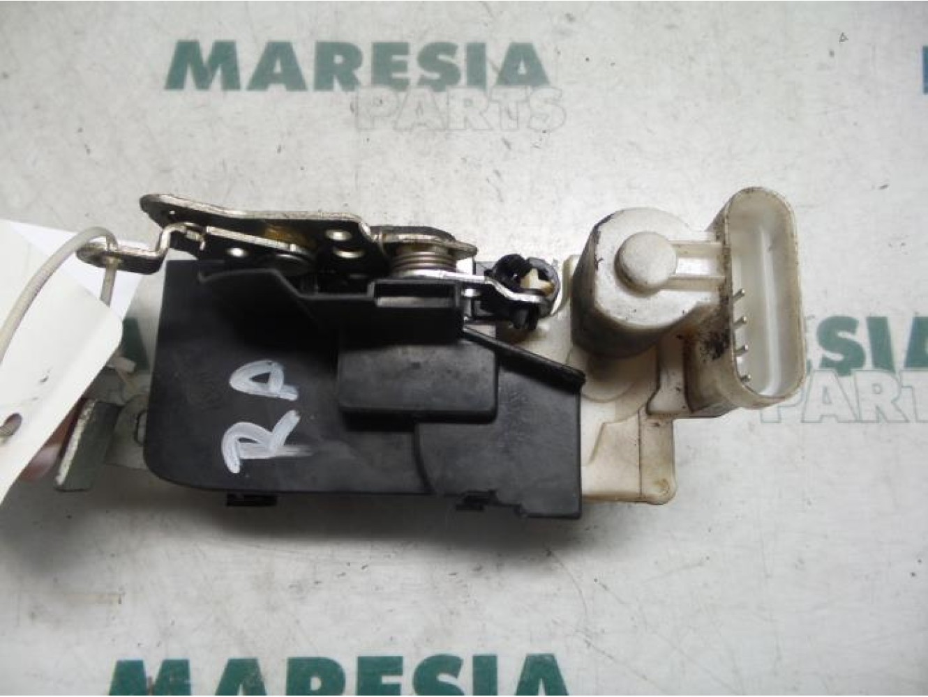 Fiat - Punto - Rear door mechanism 4-door, right
