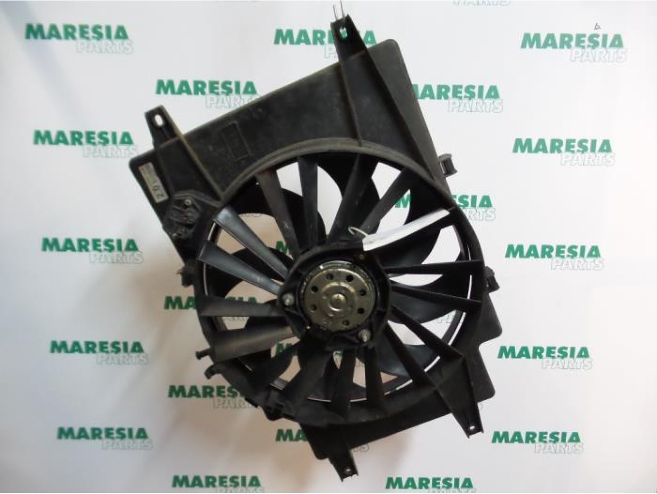 Alfa Romeo - 147 - Fan motor