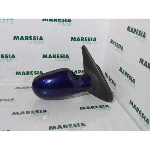 Renault - Megane - Wing mirror, right