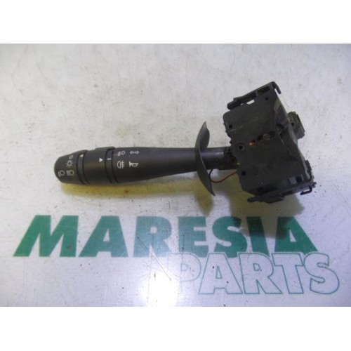 Renault - Twingo - Indicator switch