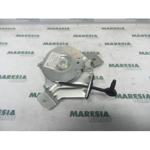 Peugeot - 3008 - Tailgate hinge