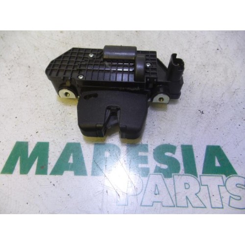 Peugeot - 3008 - Tailgate lock mechanism