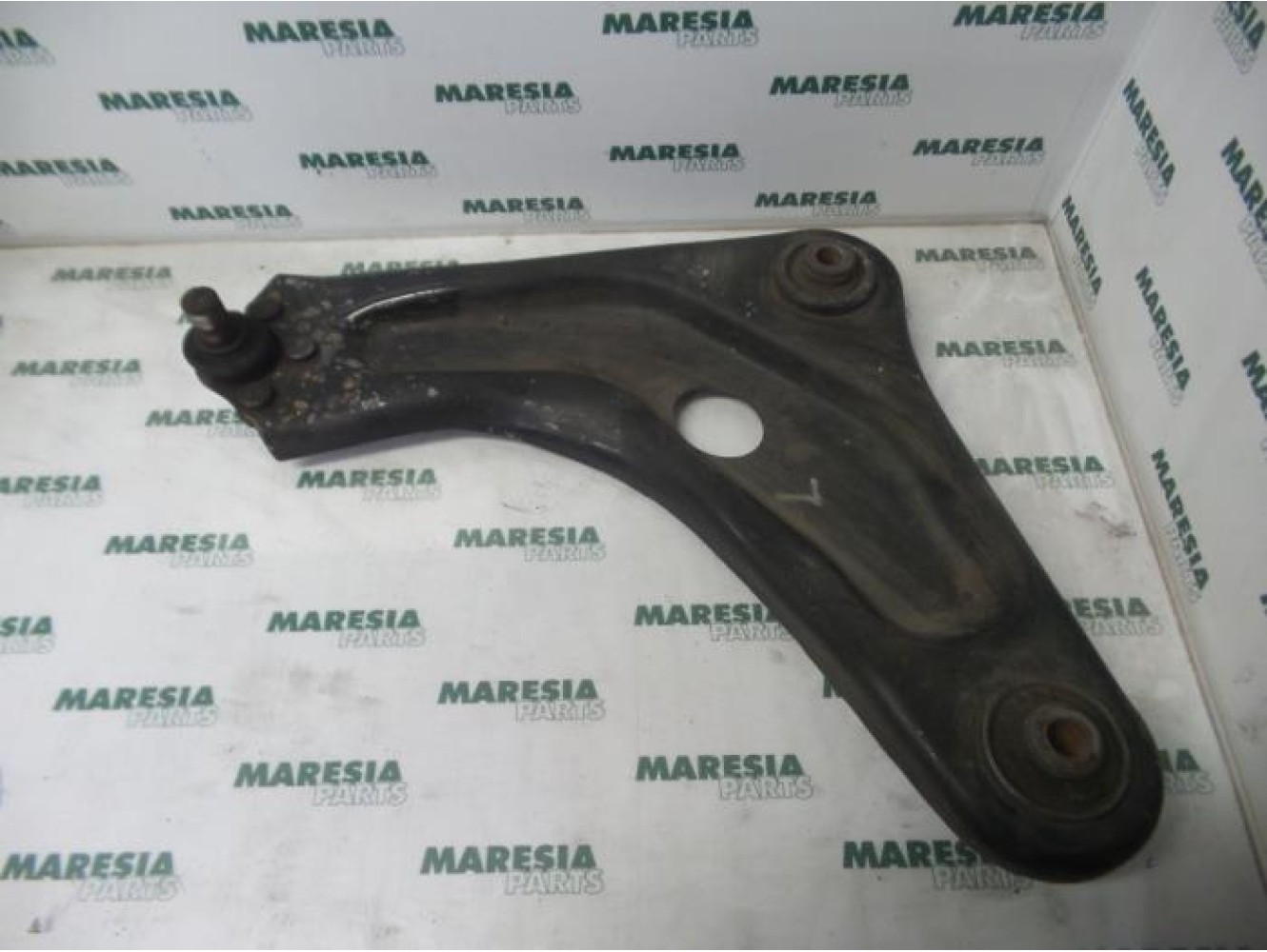 Peugeot - 207 - Front lower wishbone, left