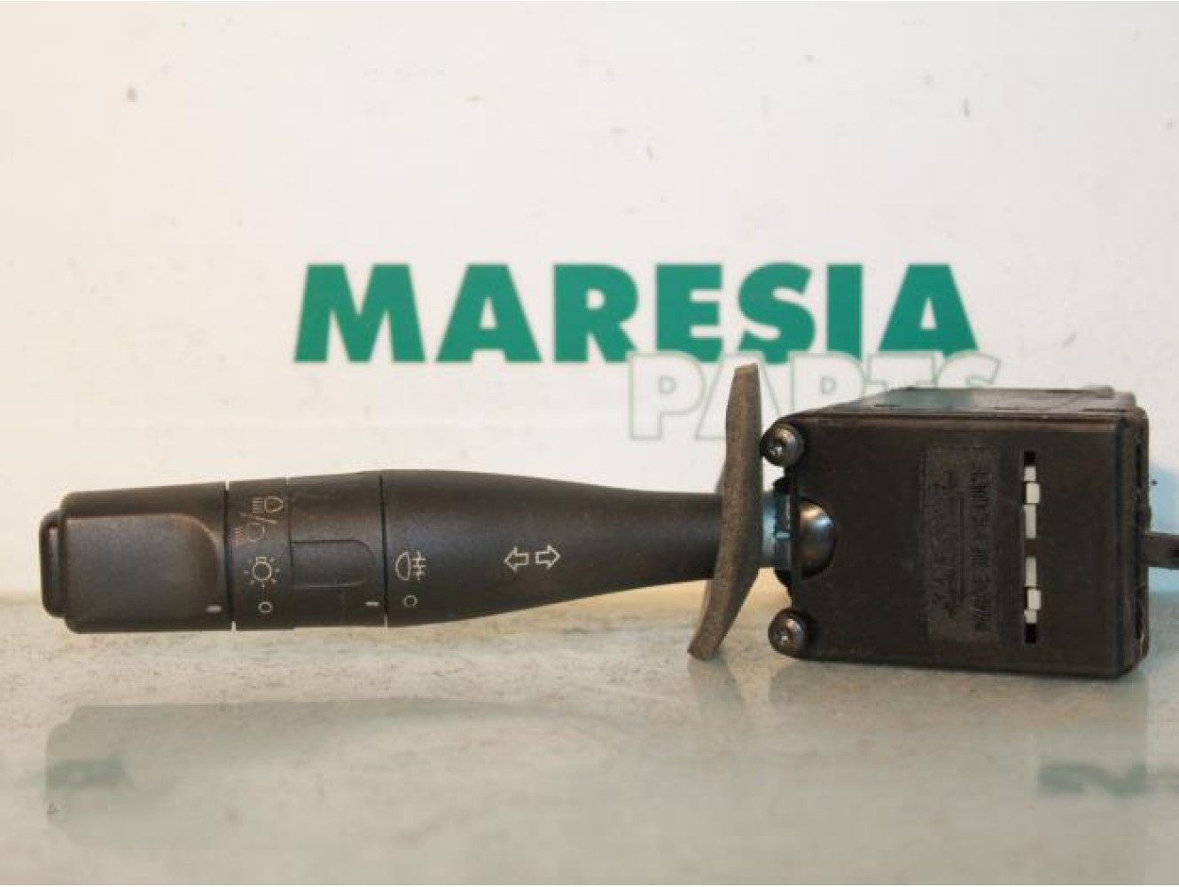 Peugeot - 206 - Indicator switch