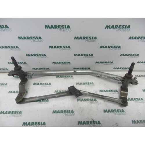Peugeot - 208 - Wiper mechanism