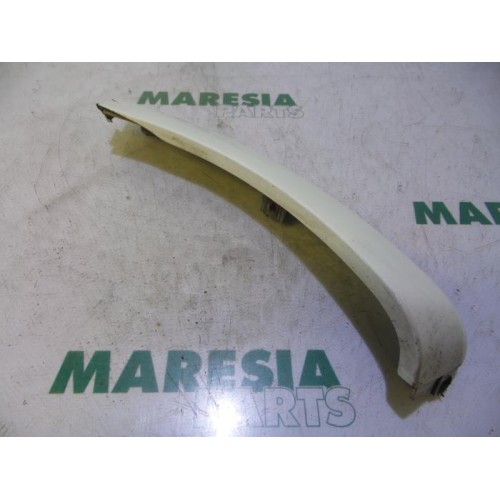 Peugeot - 208 - Side skirt, left
