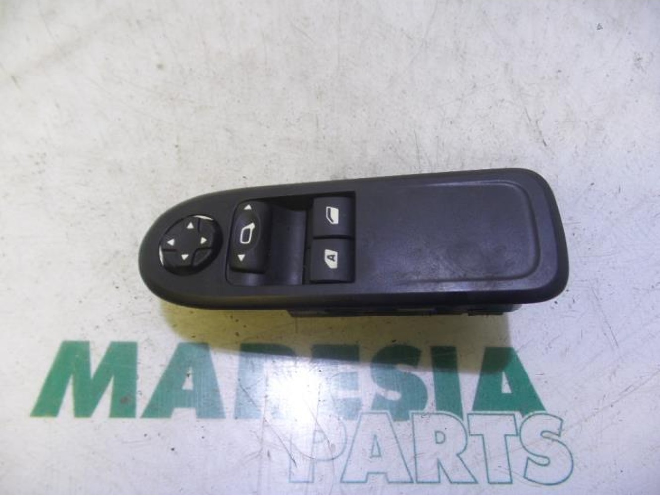 Citroen - C3 - Multi-functional window switch