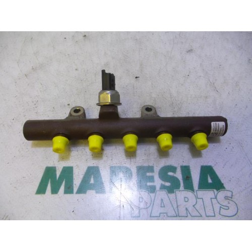 Renault - Twingo - Fuel injector nozzle