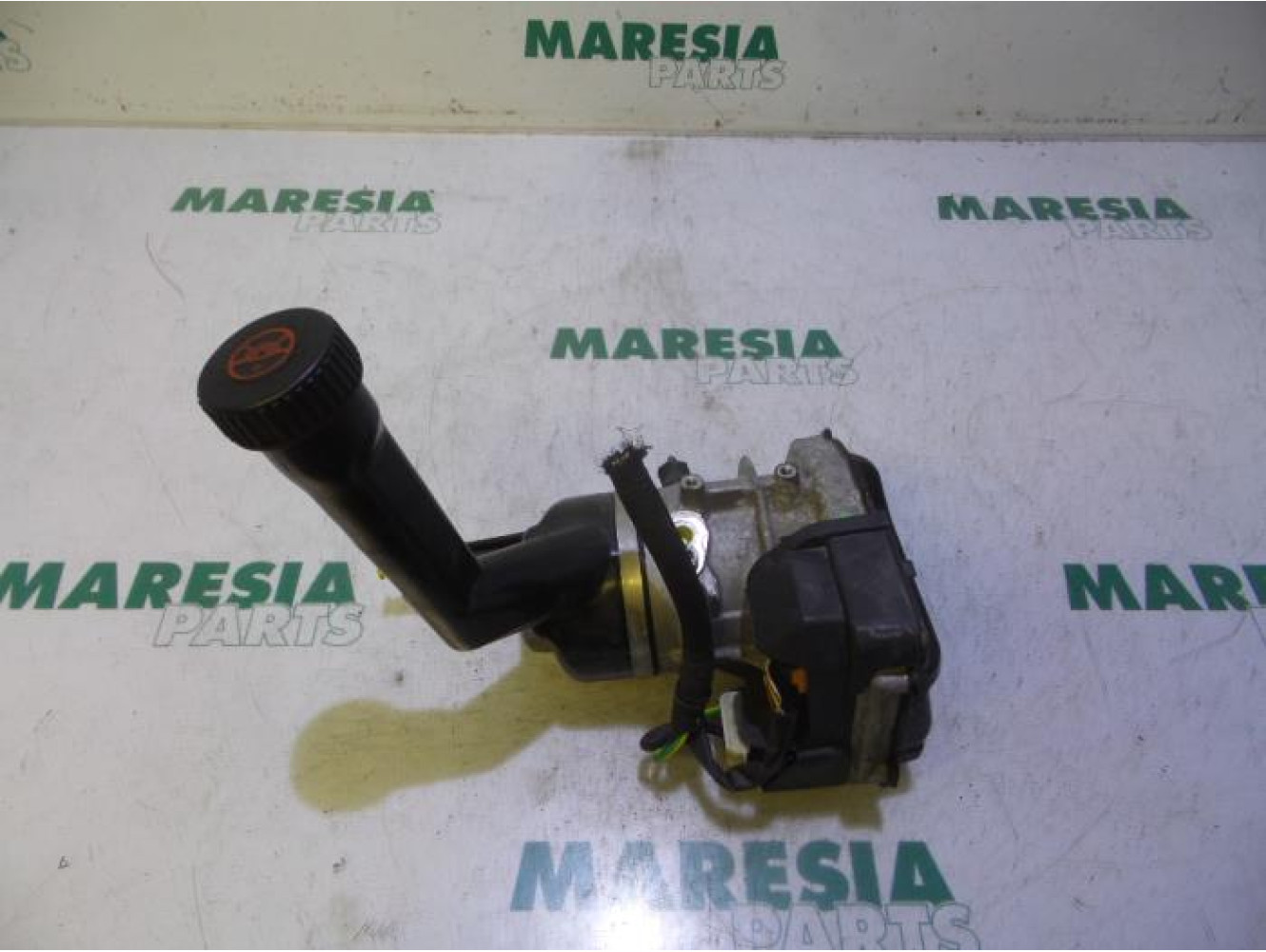 Peugeot - 308 - Power steering pump