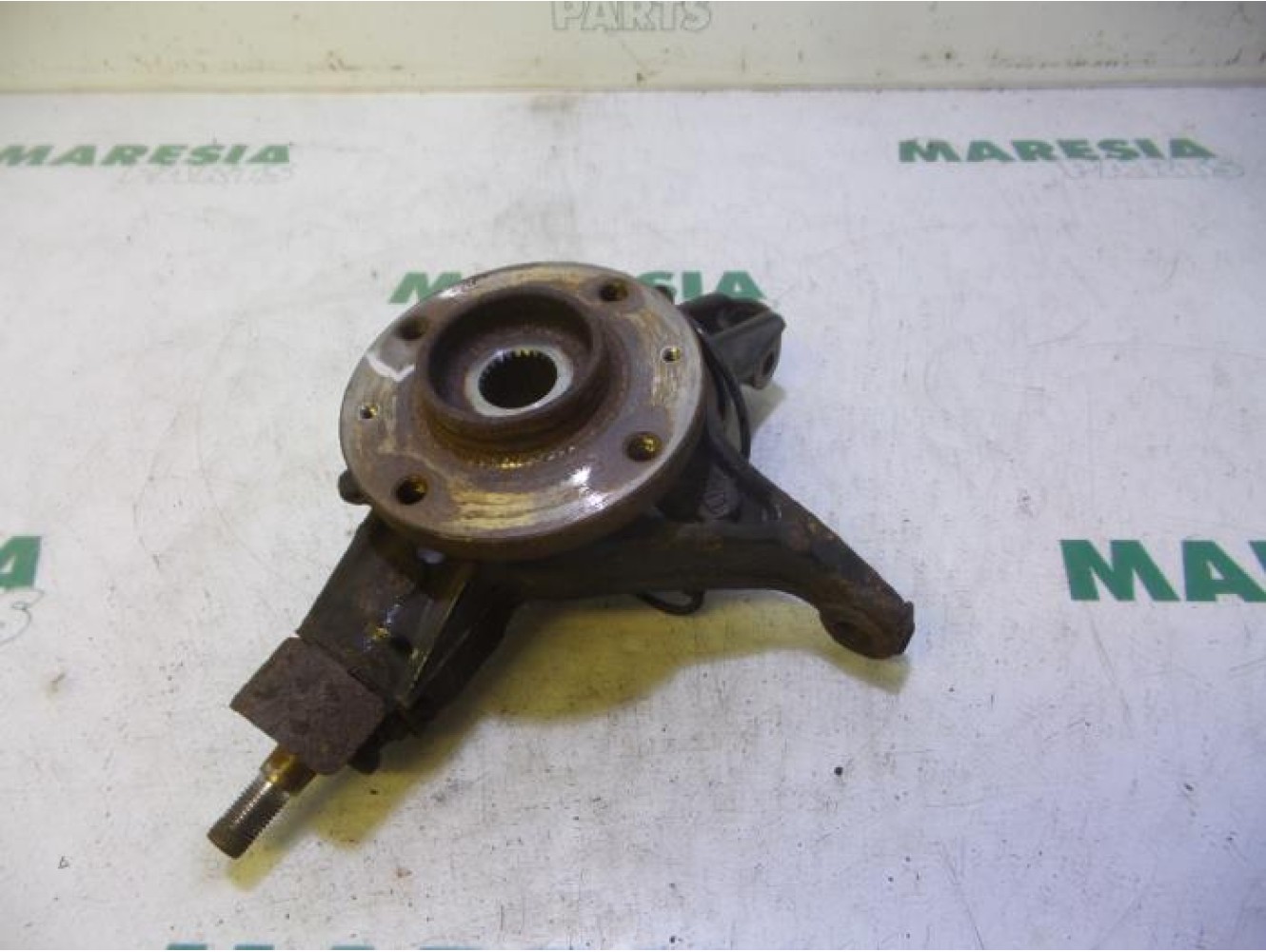 Peugeot - 308 - Achsschenkel links vorne