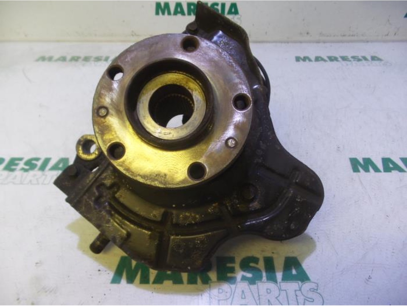 Fiat - Ducato - Achsschenkel links vorne
