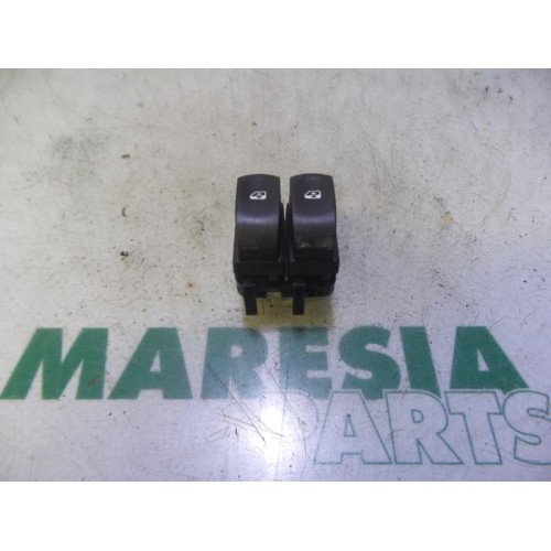 Renault - Twingo - Multi-functional window switch
