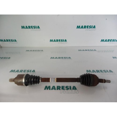 Renault - Megane Scenic - Aandrijfas links-voor