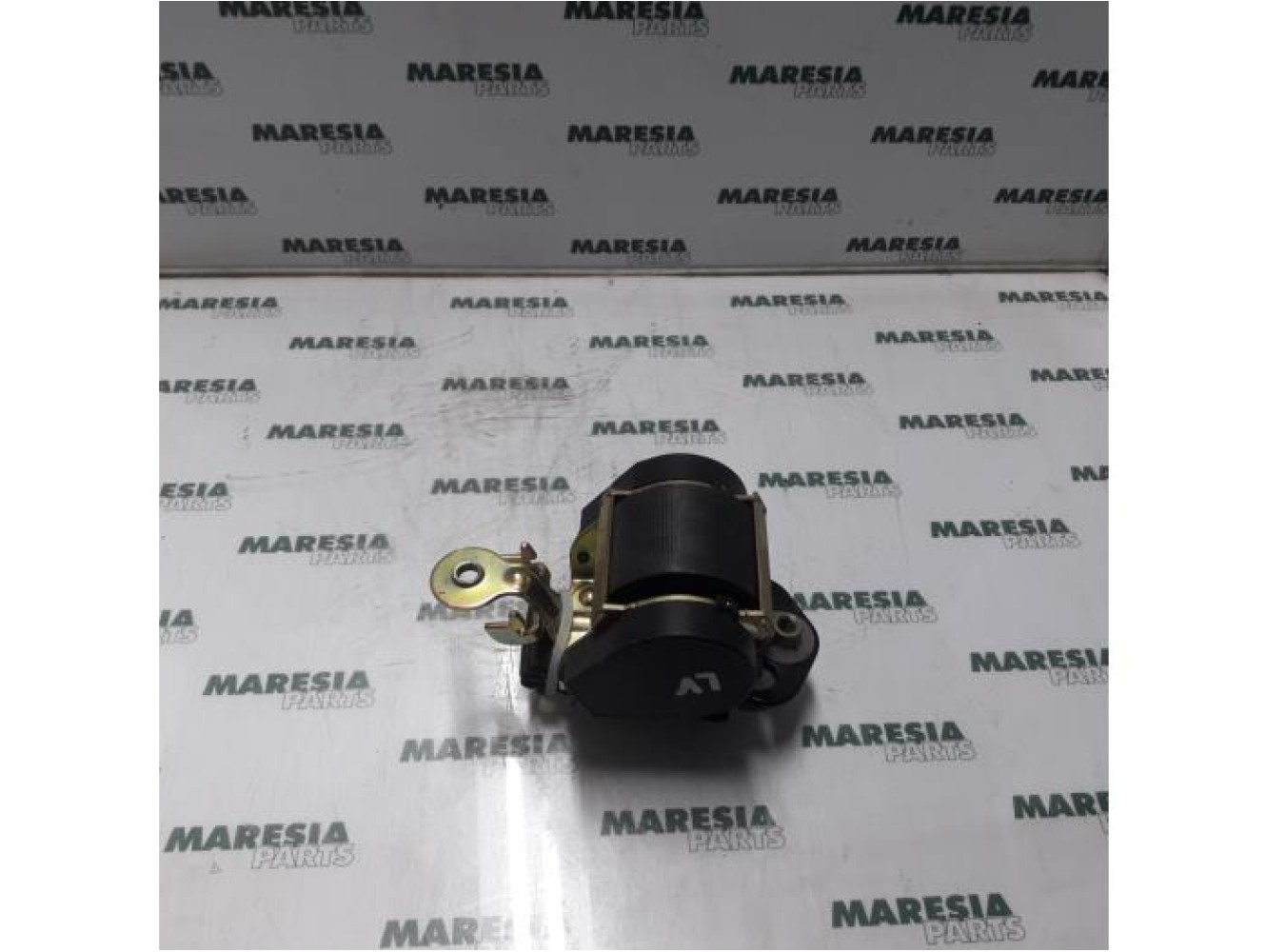 Renault - Megane - Front seatbelt, left