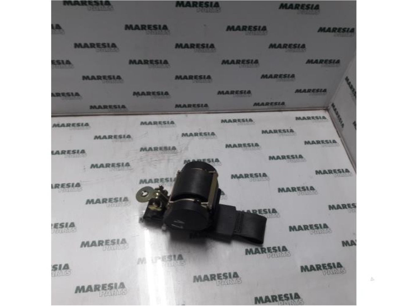 Renault - Megane - Front seatbelt, left