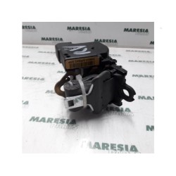 Renault - Megane - Front seatbelt, right