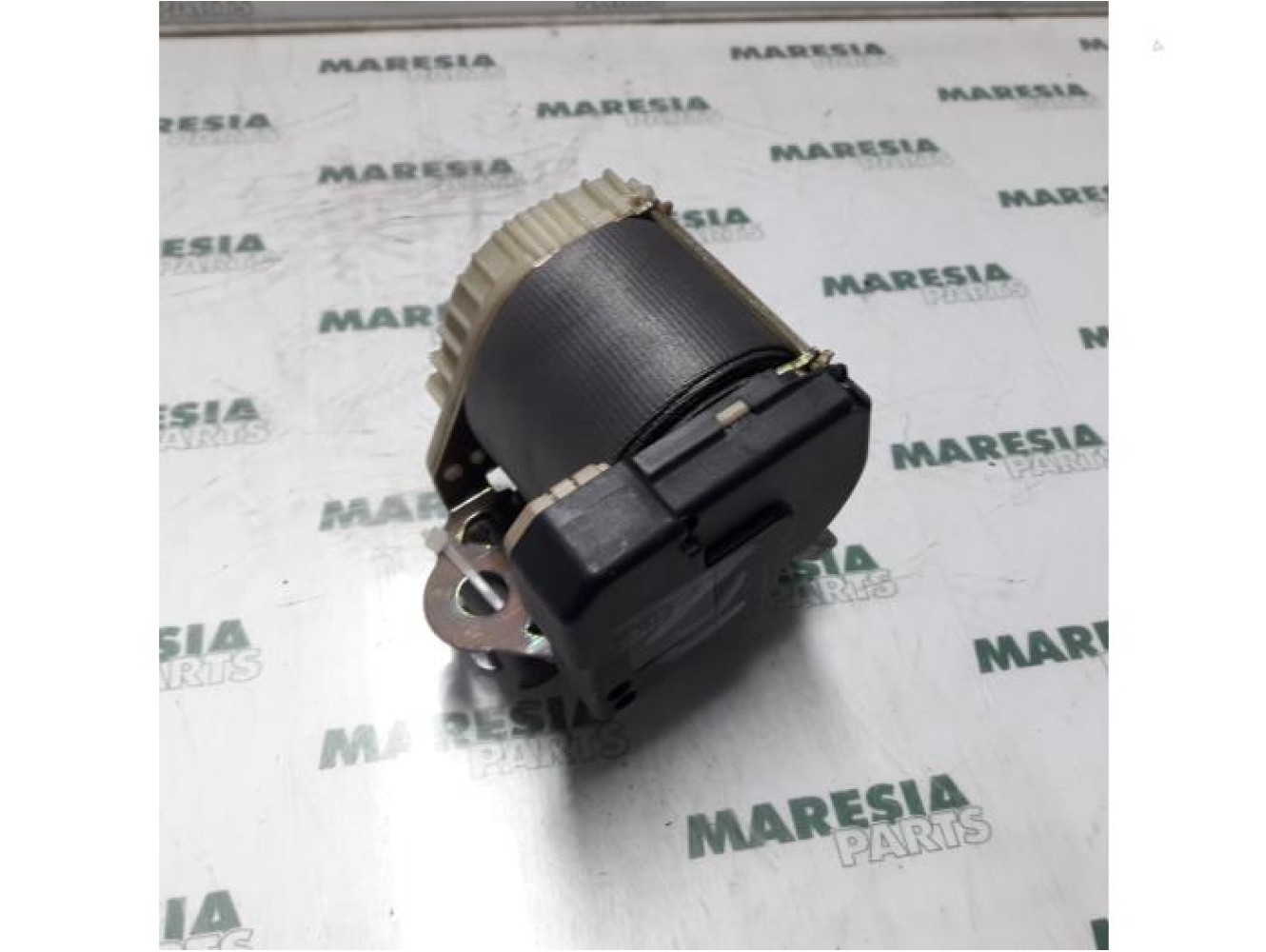 Renault - Megane - Front seatbelt, right