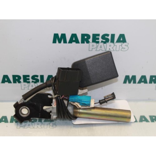 Renault - Megane - Gordelspanner links