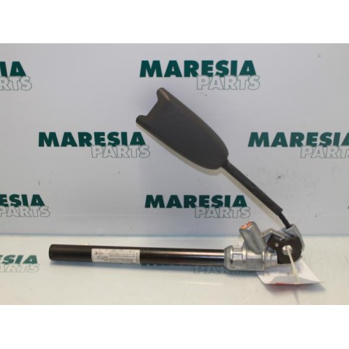 Renault - Megane - Gordelspanner links