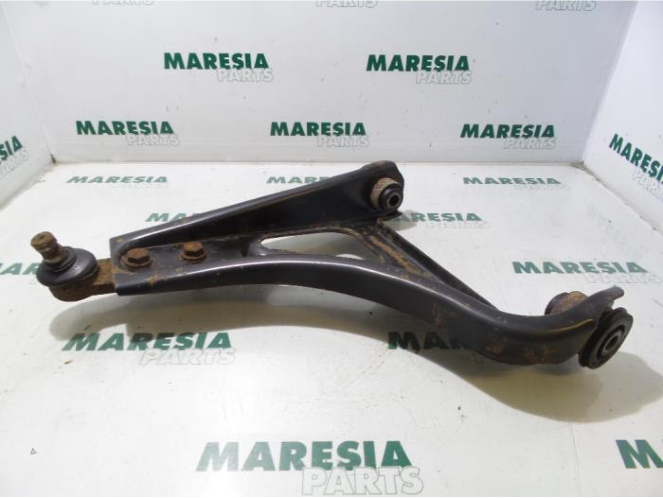 Renault - Twingo - Front lower wishbone, left
