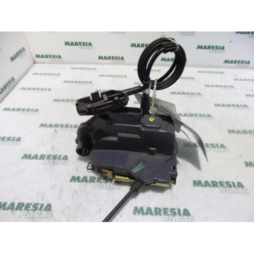 Renault - Laguna - Front door lock mechanism 4-door, right