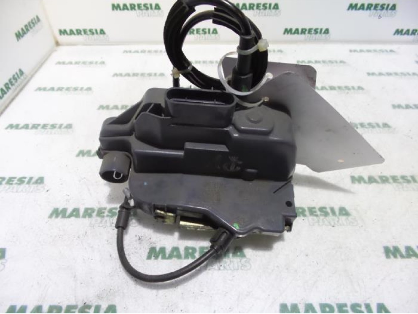 Renault - Laguna - Front door lock mechanism 4-door, right