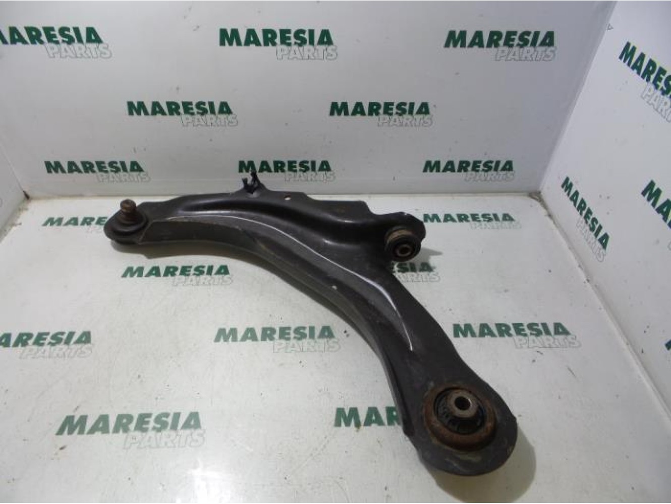 Renault - Megane Scenic - Front lower wishbone, left
