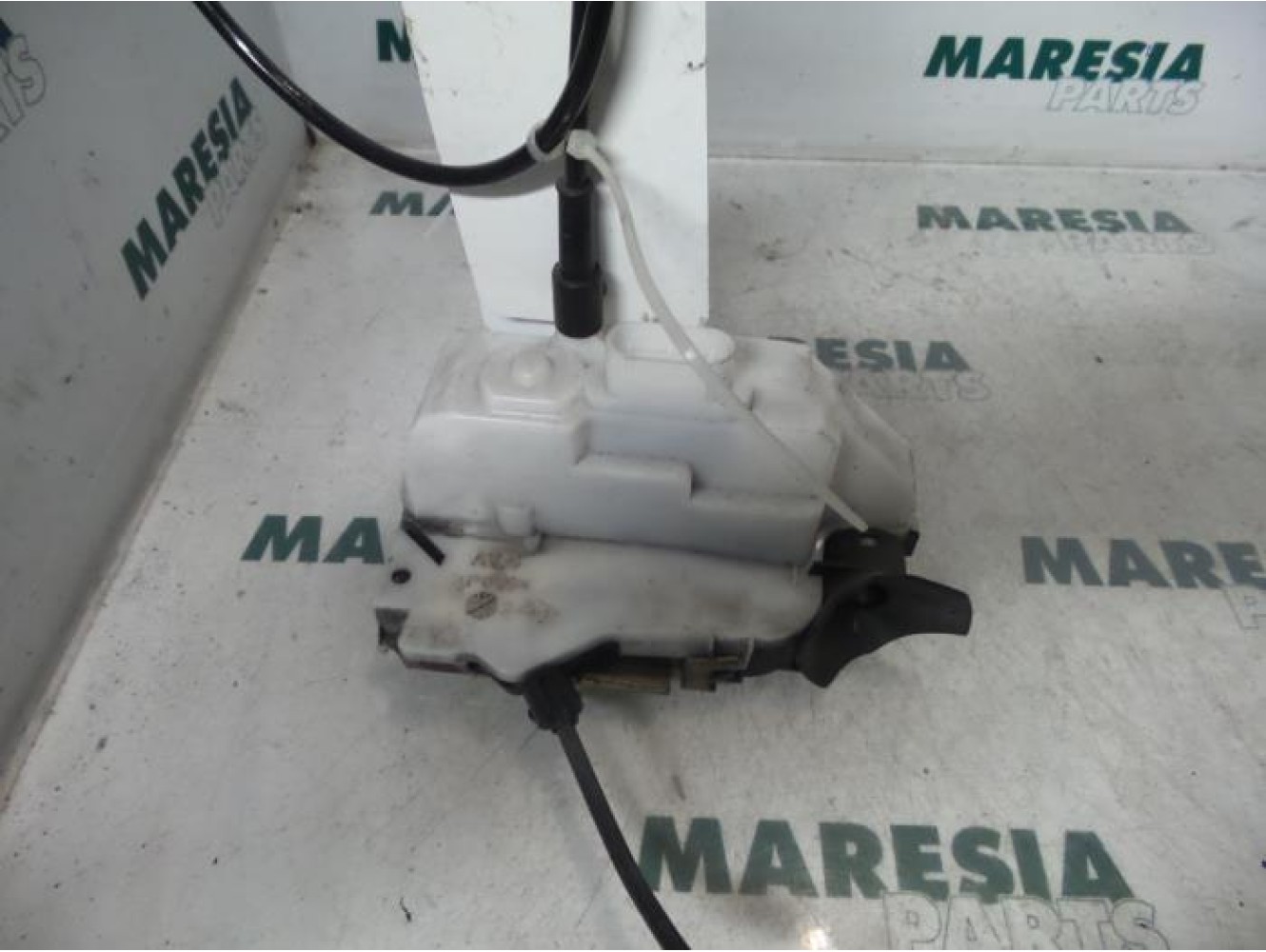 Renault - Megane Scenic - Door lock mechanism 4-door, front left