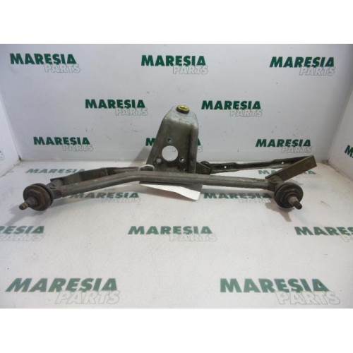 Peugeot - 206 - Wiper mechanism