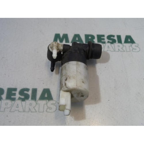 Renault - Megane Scenic - Windscreen washer pump