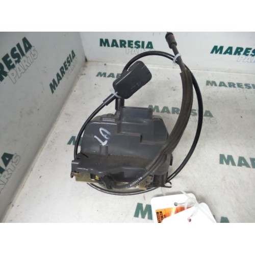 Renault - Megane Scenic - Rear door lock mechanism 4-door, left