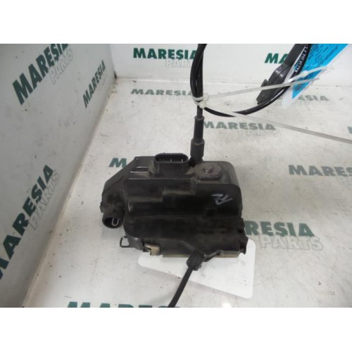 Renault - Megane Scenic - Front door lock mechanism 4-door, right