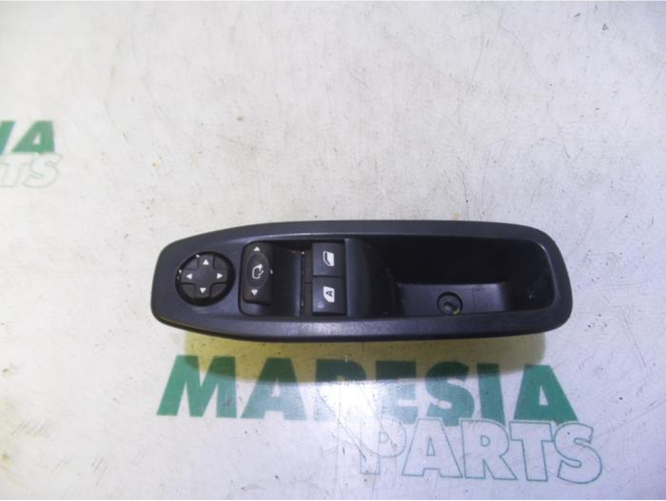 Peugeot - 208 - Multi-functional window switch