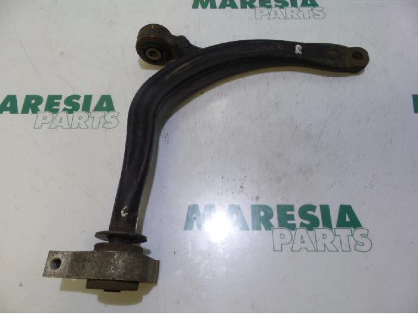 Citroen - C5 - Front lower wishbone, right