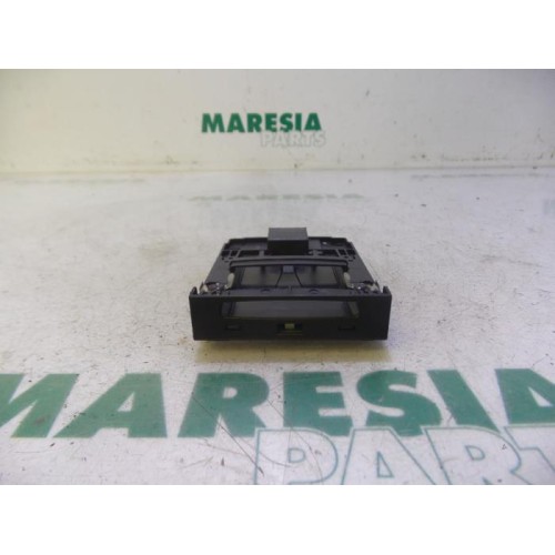 Renault - Megane - Card reader (lock)