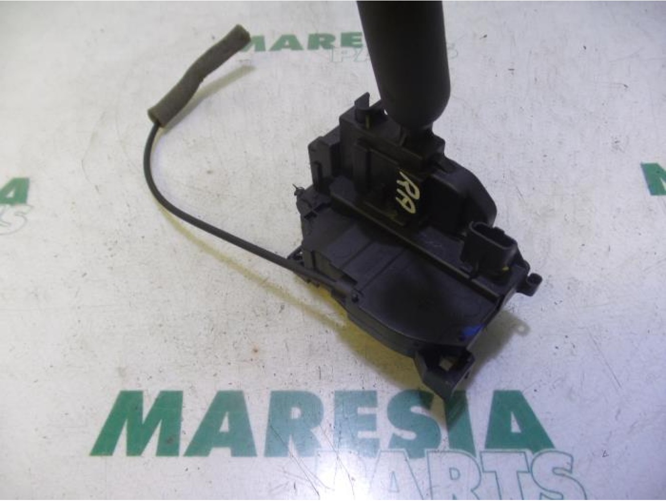Renault - Megane - Rear door mechanism 4-door, right
