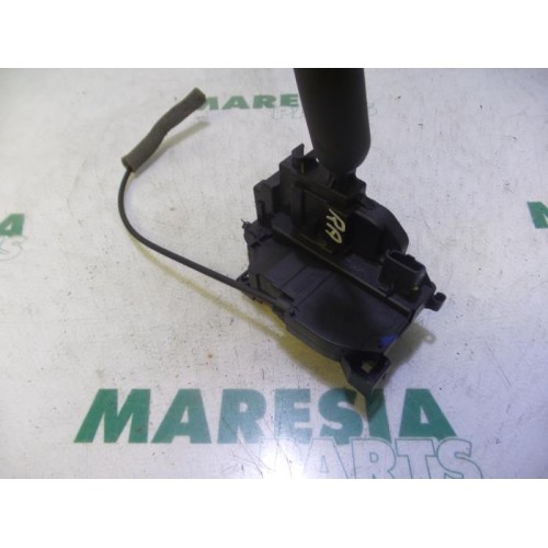 Renault - Megane - Rear door mechanism 4-door, right