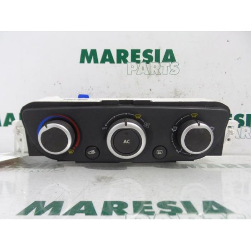 Renault - Megane - Heater control panel