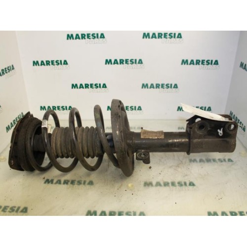 Renault - Megane - Front shock absorber rod, right